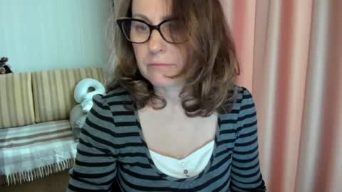 Snapshot of lauraoven1 chatting on 05/06/26, 02:22 Lauraoven1 online show from 05/06/26, 02:22
