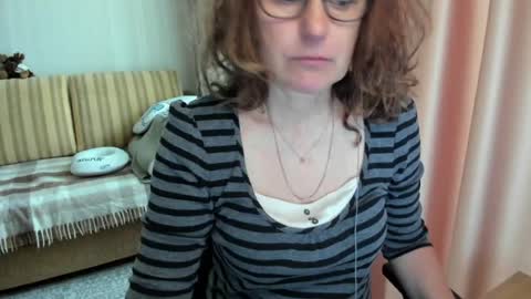 Snapshot of lauraoven1 chatting on 05/27/26, 11:29 Lauraoven1 online show from 05/27/26, 11:29