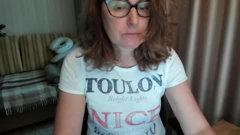 Lauraoven1 online show from 06/11/26, 03:10