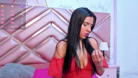 Snapshot of lauraroot chatting on 02/13/26, 11:39 lauraroot online show from 02/13/26, 11:39