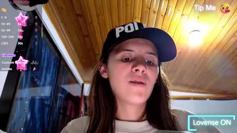 Snapshot of laurasex_21 chatting on 01/28/25, 11:17 Laura online show from 01/28/25, 11:17