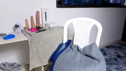 Snapshot of laurasex_21 chatting on 02/01/25, 11:48 Laura online show from 02/01/25, 11:48