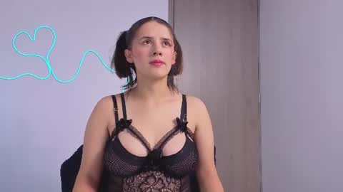 Laura online show from 06/09/26, 10:21