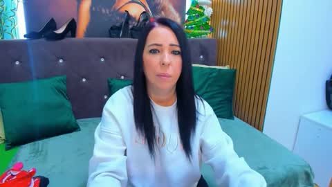 Laura online show from 12/23/25, 04:10