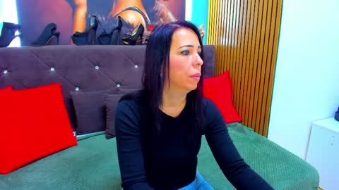 Laura online show from 05/13/26, 03:26