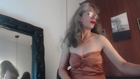 Snapshot of laurasofia45 chatting on 02/24/26, 01:58 Laura Sofia online show from 02/24/26, 01:58