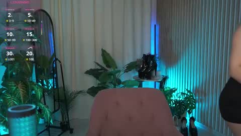  Laura  online show from 09/20/25, 05:08