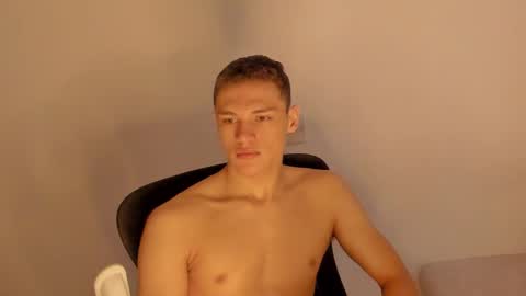 Snapshot of laureent__ chatting on 01/17/26, 09:29 Laureent online show from 01/17/26, 09:29