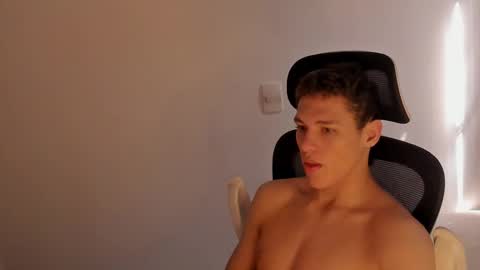 Snapshot of laureent__ chatting on 02/16/26, 07:10 Laureent online show from 02/16/26, 07:10