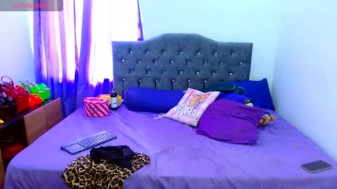 Lauren online show from 10/14/25, 09:26