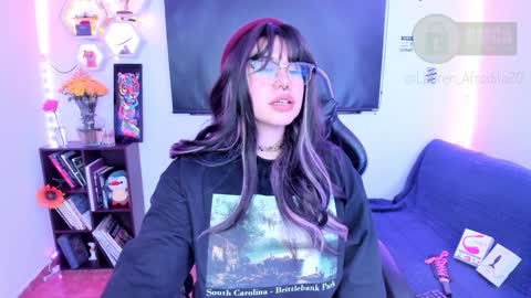  Im Lauren  independent model   online show from 01/04/25, 08:49