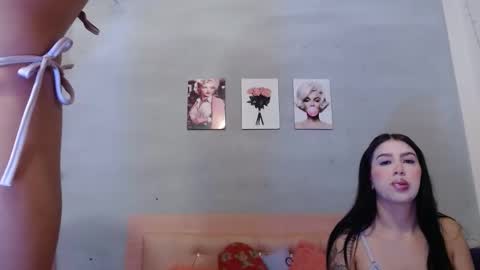 Snapshot of lauren_bacall1 chatting on 11/13/25, 12:04 Sara online show from 11/13/25, 12:04