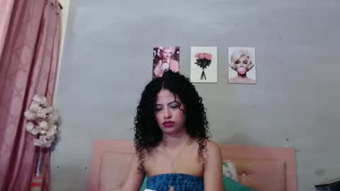 Snapshot of lauren_bacall1 chatting on 11/17/25, 12:11 Sara online show from 11/17/25, 12:11