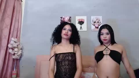 Snapshot of lauren_bacall1 chatting on 11/18/25, 12:20 Sara online show from 11/18/25, 12:20