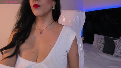 Snapshot of lauren_fit chatting on 01/13/25, 02:00 Lauren online show from 01/13/25, 02:00