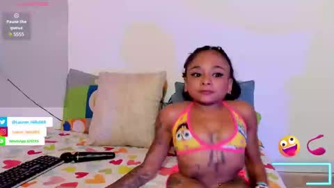 Snapshot of lauren_hills7069 chatting on 02/23/25, 12:41 Lauren online show from 02/23/25, 12:41