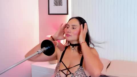 lauren_stone_ online show from 12/18/25, 07:31