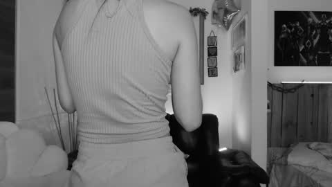 Lauren online show from 12/17/24, 01:07