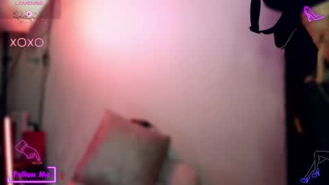 Lauren online show from 10/30/25, 02:35