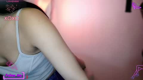 Lauren online show from 11/22/25, 05:23