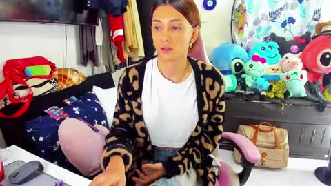 Snapshot of laurencesophiets chatting on 02/26/25, 10:09 SF online show from 02/26/25, 10:09