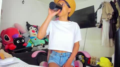 Snapshot of laurencesophiets chatting on 10/24/25, 05:20 SF online show from 10/24/25, 05:20