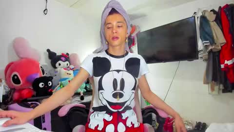 Snapshot of laurencesophiets chatting on 11/07/25, 09:04 SF online show from 11/07/25, 09:04