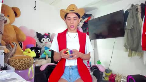 Snapshot of laurencesophiets chatting on 11/13/25, 05:56 SF online show from 11/13/25, 05:56