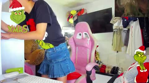 Snapshot of laurencesophiets chatting on 12/01/25, 05:07 SF online show from 12/01/25, 05:07