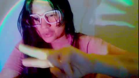 Snapshot of laurengirls1 chatting on 05/06/26, 02:40 onlyfan laureng7 - 7 laureng2 online show from 05/06/26, 02:40