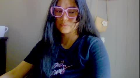 Snapshot of laurengirls1 chatting on 05/06/26, 02:44 onlyfan laureng7 - 7 laureng2 online show from 05/06/26, 02:44
