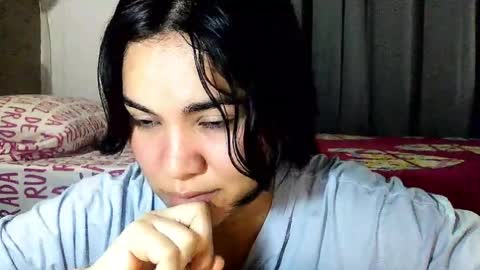 Snapshot of laurengirls1 chatting on 06/05/26, 12:11 onlyfan laureng7 - 7 laureng2 online show from 06/05/26, 12:11