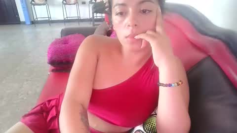 laurenhot94 online show from 11/01/25, 06:32