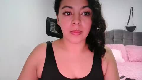 laurenhot94 online show from 02/05/26, 06:23