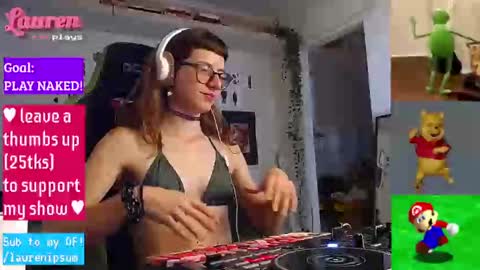 Snapshot of laurenipsumsit chatting on 12/20/24, 05:51 Lauren online show from 12/20/24, 05:51