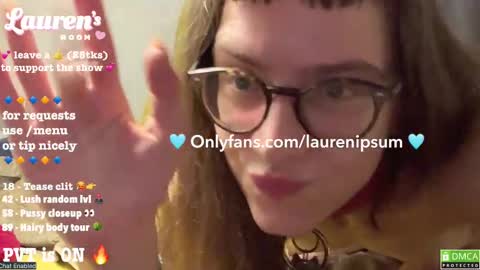 Snapshot of laurenipsumsit chatting on 02/28/25, 02:31 Lauren online show from 02/28/25, 02:31