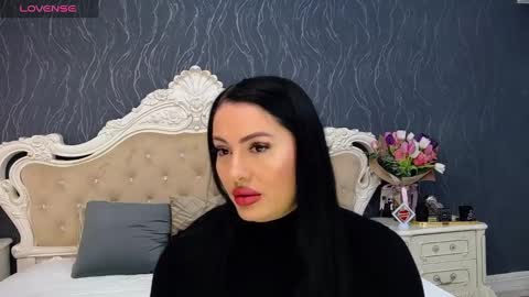 Snapshot of laurenjenssen chatting on 03/04/25, 09:40 Laura online show from 03/04/25, 09:40