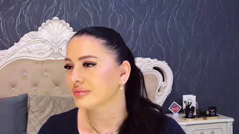 Laura online show from 03/22/26, 02:42