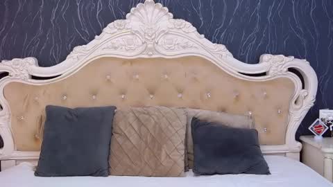 Laura online show from 04/02/26, 02:58