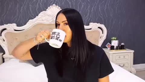 Laura online show from 07/09/26, 10:08