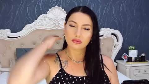 Laura online show from 07/14/26, 02:01