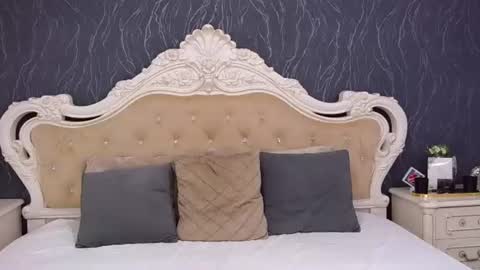 Laura online show from 07/18/26, 11:58