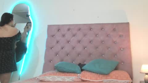 laurenlaine online show from 11/30/25, 02:21