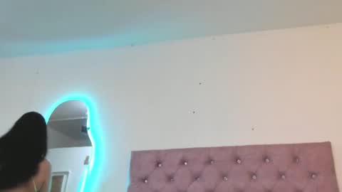 laurenlaine online show from 12/19/25, 07:54