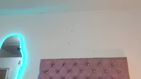 laurenlaine online show from 04/05/26, 01:52