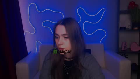 Snapshot of laurenmurrr chatting on 02/04/26, 01:17 Laure online show from 02/04/26, 01:17