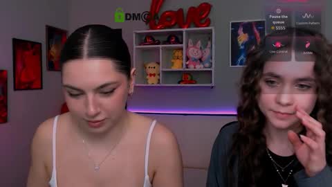 Snapshot of laurenmurrr chatting on 02/27/26, 11:10 Laure online show from 02/27/26, 11:10