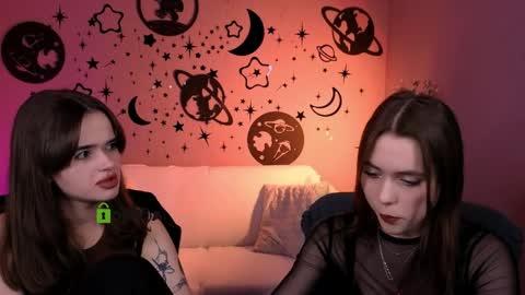 Laure online show from 04/10/26, 01:16