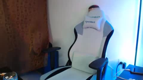 Lauren online show from 12/11/24, 01:26