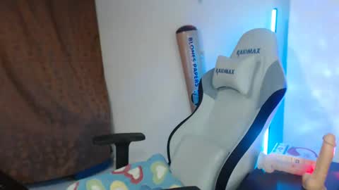 Lauren online show from 02/04/25, 12:40